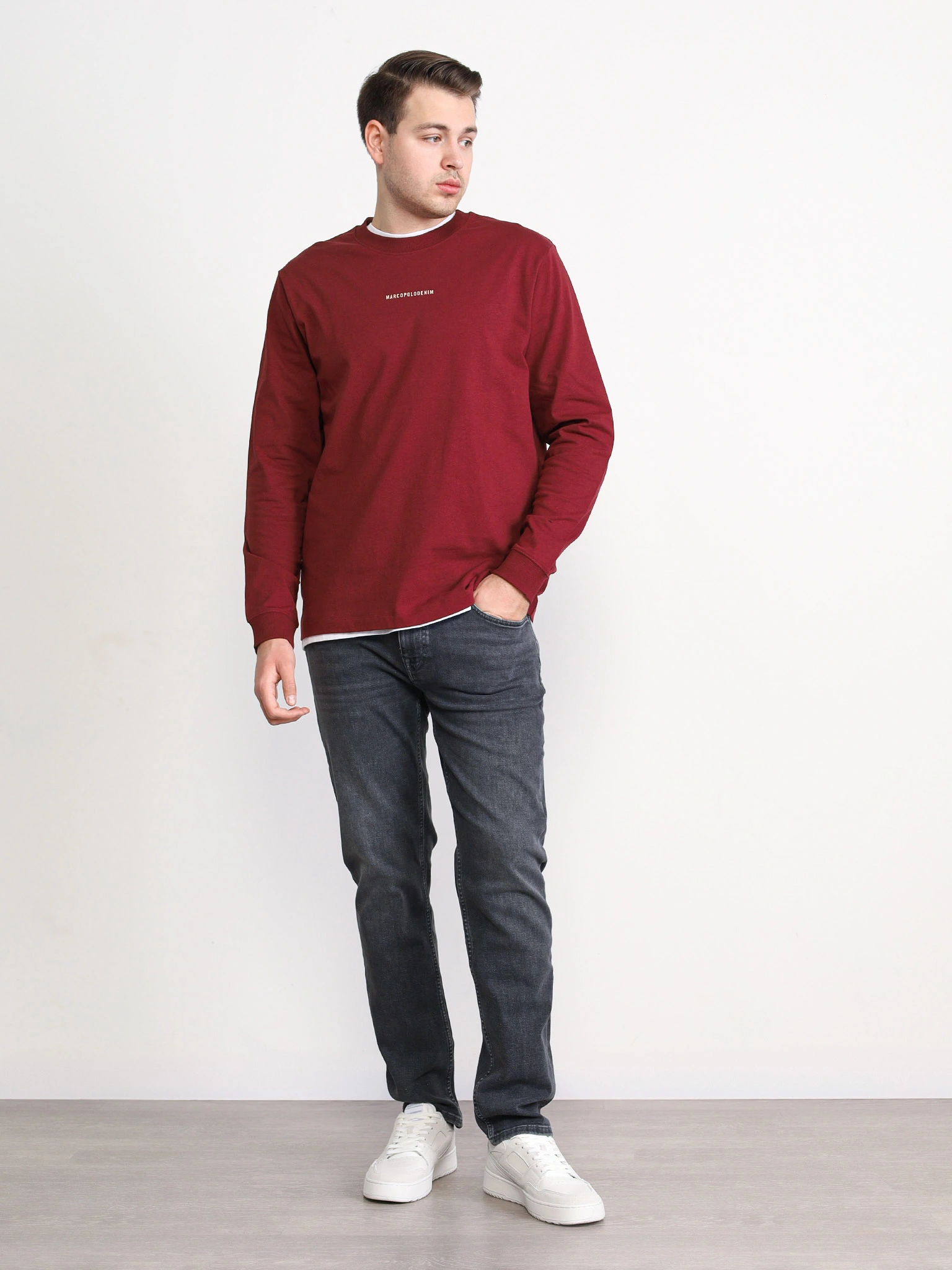 Джинсы серого цвета из смесового хлопка